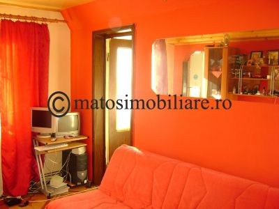 Vand apartament cu 2 camere in Campina
