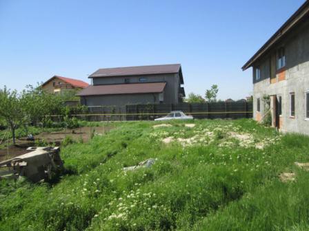 Casa  la gri + curte