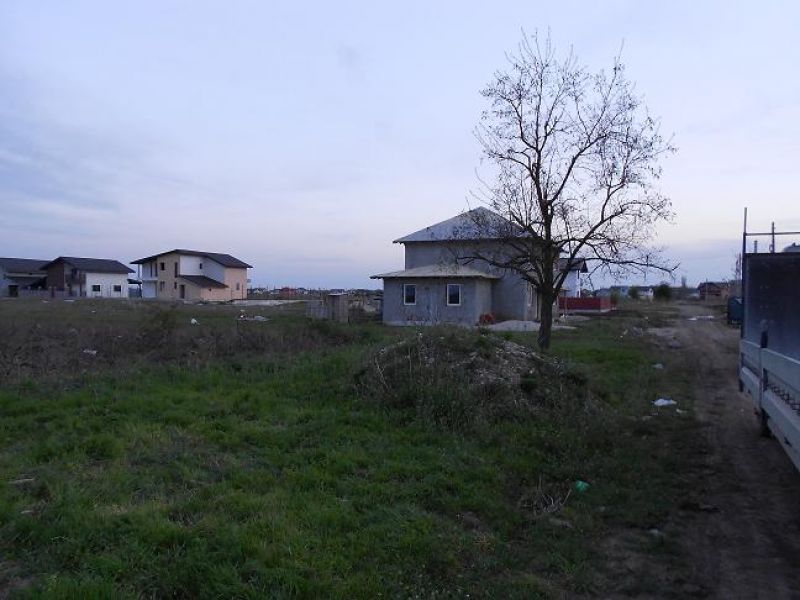 Comuna Berceni centru,loturi 450 mp
