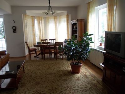 Regie - vila (S+D+P+1+M)
