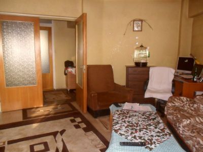 De vanzare apartament 3 camere - Zona Iuliu Maniu - Pacii