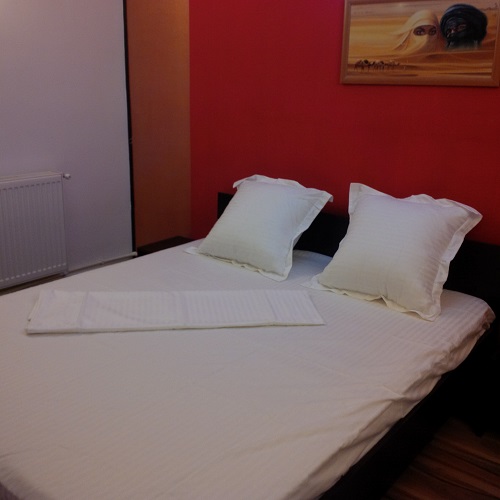 Inchiriez garsoniera Baneasa regim hotelier