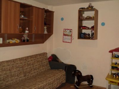 DE VANZARE, Casa cu 4 camere, Amicitiei - sect. 1