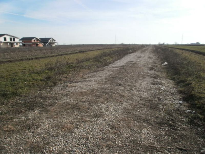 Particular teren intravilan / rate