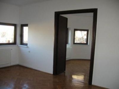 Inchiriere ap. 3 camere Victoriei - Lemnea