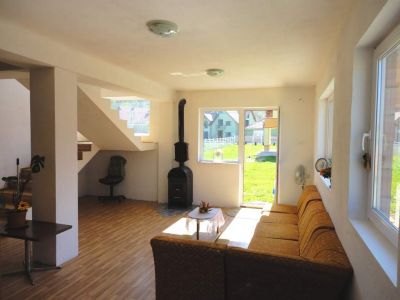 Vila P+E+M la 15 minute de Brasov. Intre case. Pozitie deosebita