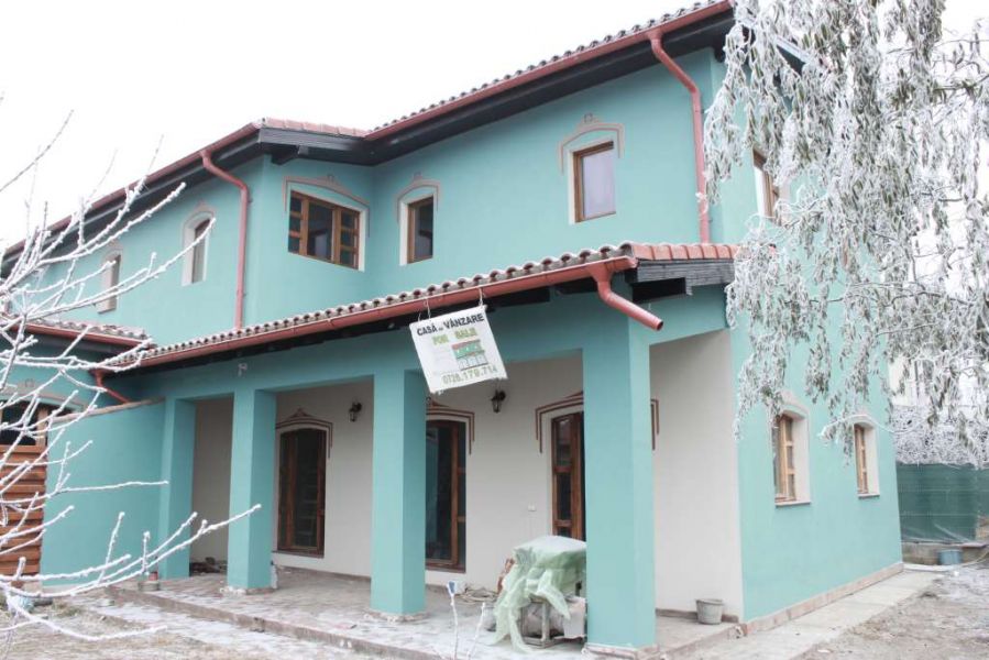 Duplex deosebit Otopeni, Central
