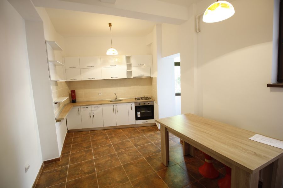 Vand apartament 3 camere superb