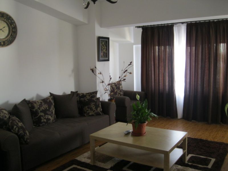 VIND APARTAMENT 2 CAMERE BUC NOI PARC BAZILESCU