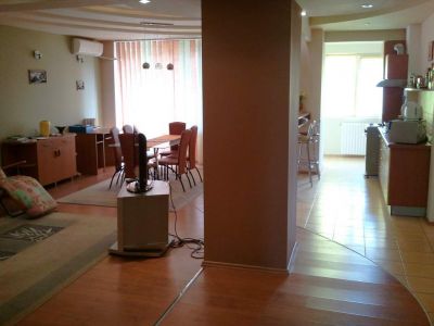Centru Plaja  Modern, apartament  3 camere,  180 MP, bloc nou