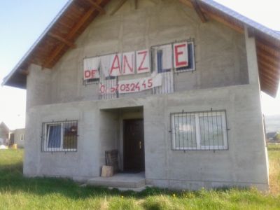 Vila P+1 la gri, teren 1000 mp, inst. electrica, termica, sanitara, Darmanesti, Suceava, 47000 EUR
