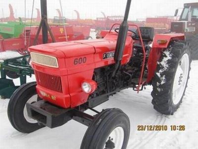Tractor agricol Fiat 600 cu cabina Santion