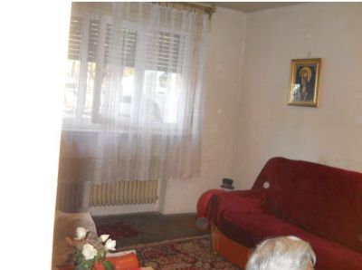 vanzare apartament de 3 camere P-ta Victoriei