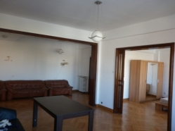 Vand apartament decomandat 3 camere str NEGUSTORI (Unirii /Universitate)