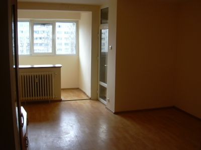 garsoniera 34 mp,1985,ELEV STEF.PRET FIX 35.800 EURO