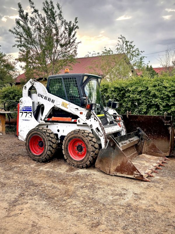 Inchiriez bobcat 1.200 leizi totul inclus