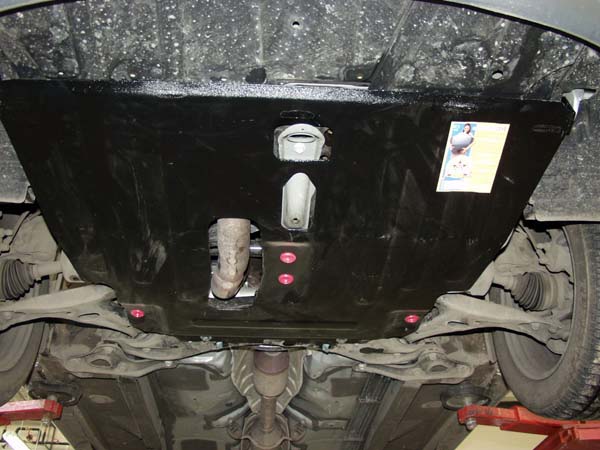 Scut motor din otel Toyota Avensis