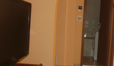 3 camere zona Barbu Vacarescu