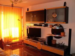 De vanzare apartament 3 camere - Piata Gorjului
