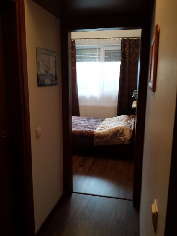 Vand Apartament 2 camere zona Metro Militari