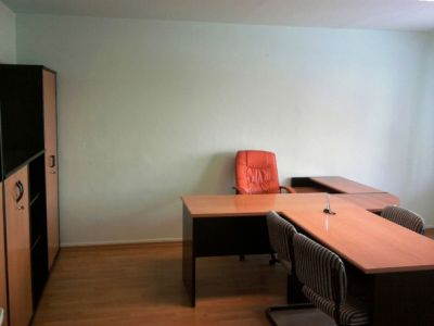 CAMPINA INCHIRIEZ SPATIU COMERCIAL