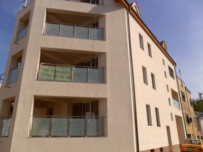De vanzare 2 apartamente in vila P+2+M, zona Eminescu 