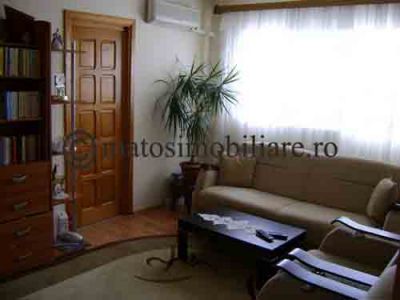 Vand apartament cu 2 camere in Campina 5
