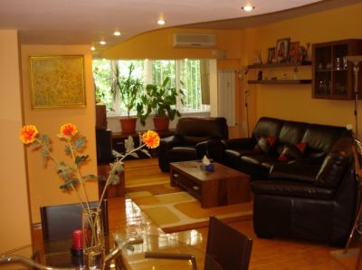 Vanzare 3 camere 1 Mai