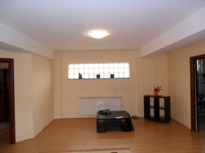 De vanzare/inchiriere apartament zona Rosu Chiajna