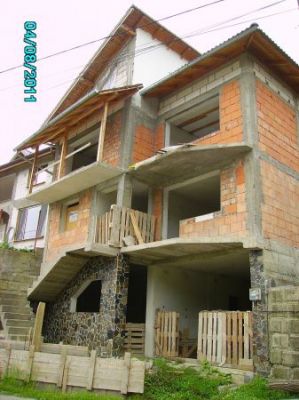 Vand casa-vila in statiunea Baile Olanesti