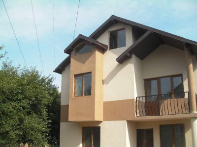 Vile in ansamble rezidentiale in apropierea blocurilor, cu utilitati