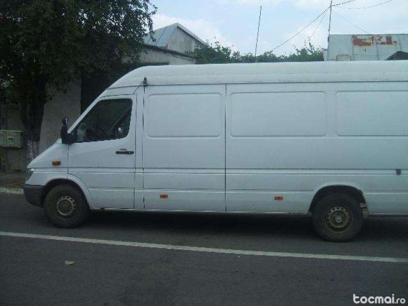 Autoutilitara Mercedes Sprinter