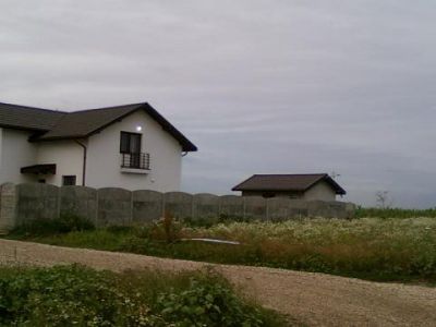 Vanzare teren in comuna Berceni la intrare