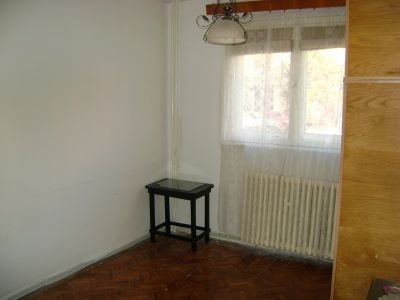 Vand apartament 2 camere Campina