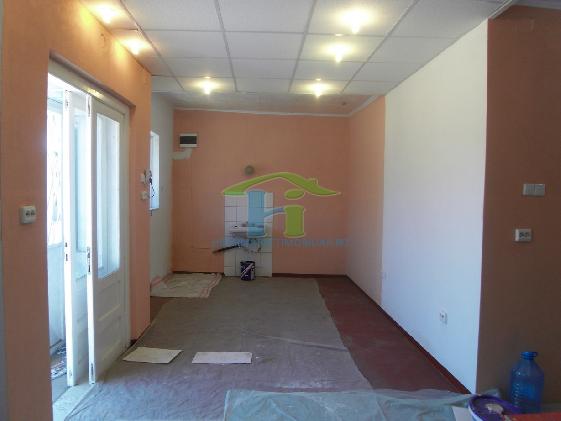 Spatiu comercial cu teren inclus in pret 