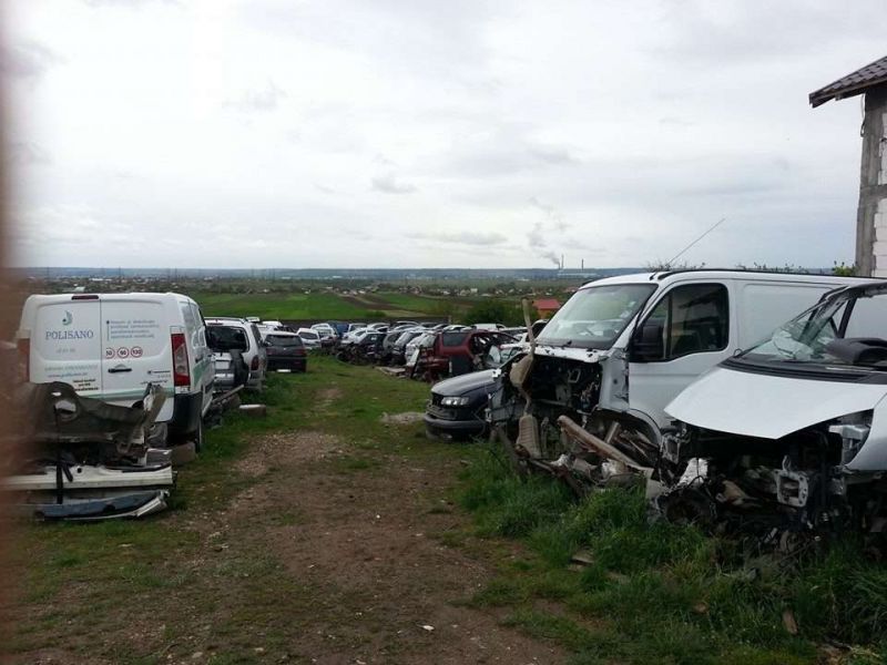 Dezmembrez  Renault-uri, toata gama Alfa Romeo, toata gama Lancia, toata gama Ford