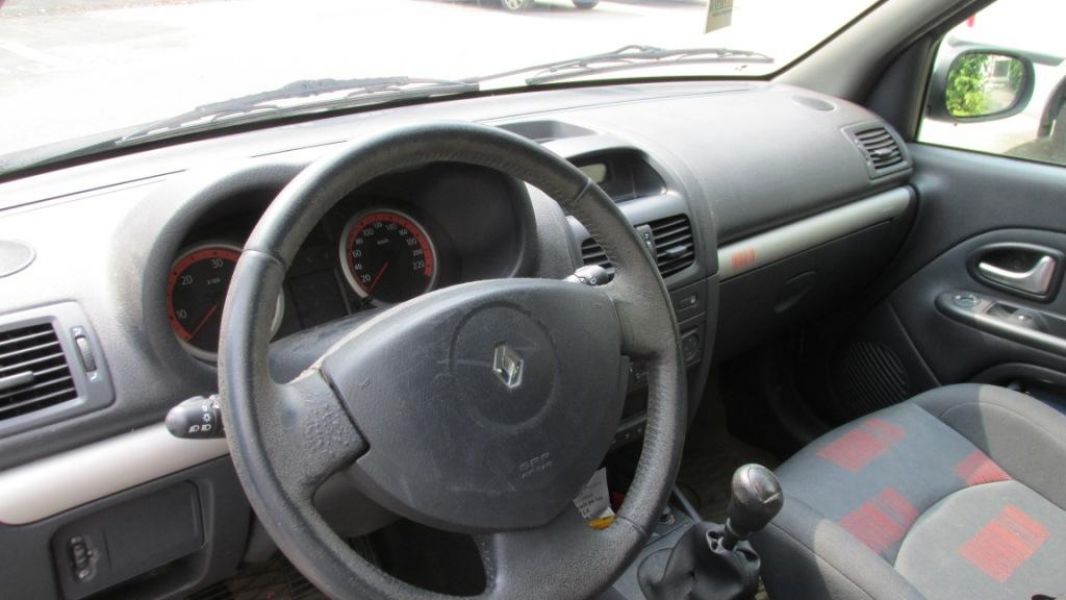 Vand Renault Clio Extreme 1,5 dci, fabricatie 2004