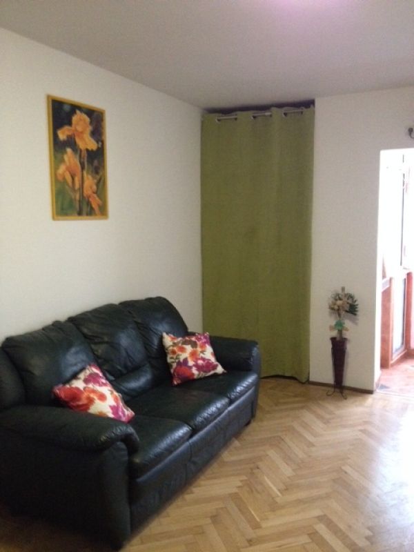 Inchiriez apartament in zona Amzei