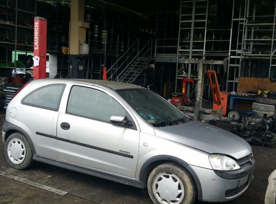 Dezmemrari auto Opel Corsa C