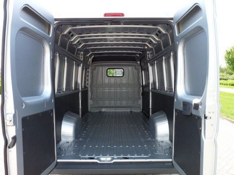 Activitate transport marfa