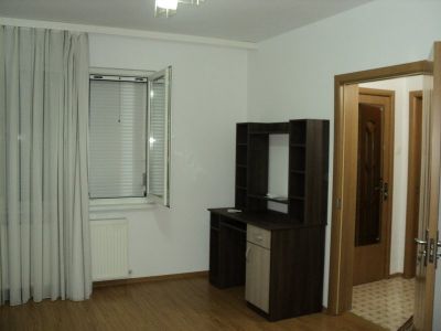 De vanzare apartament 2 camere - 1 Mai