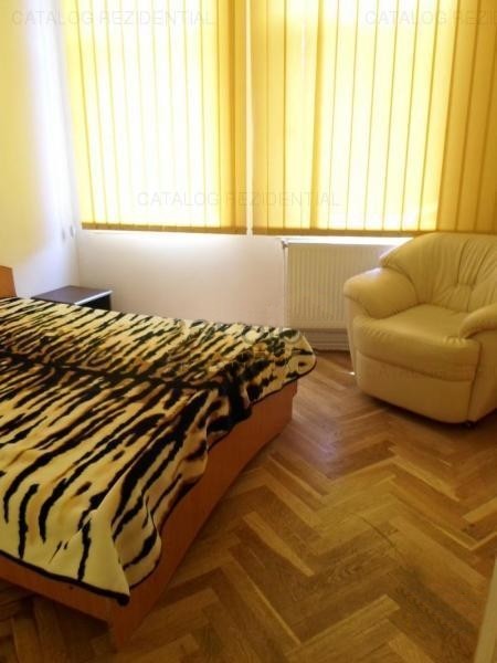 OCAZIE!Vand etj 1 in vila,ultracentral