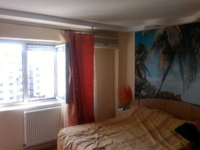 Vand apartament 3 camerea