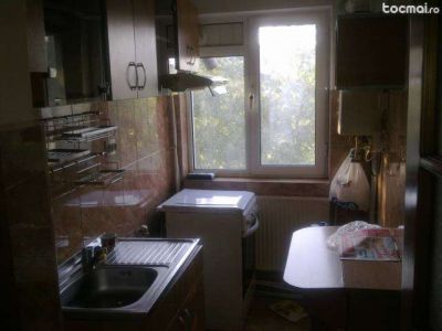 apartament cu 2 camere, in Zona Cornisa â garaje, et 3