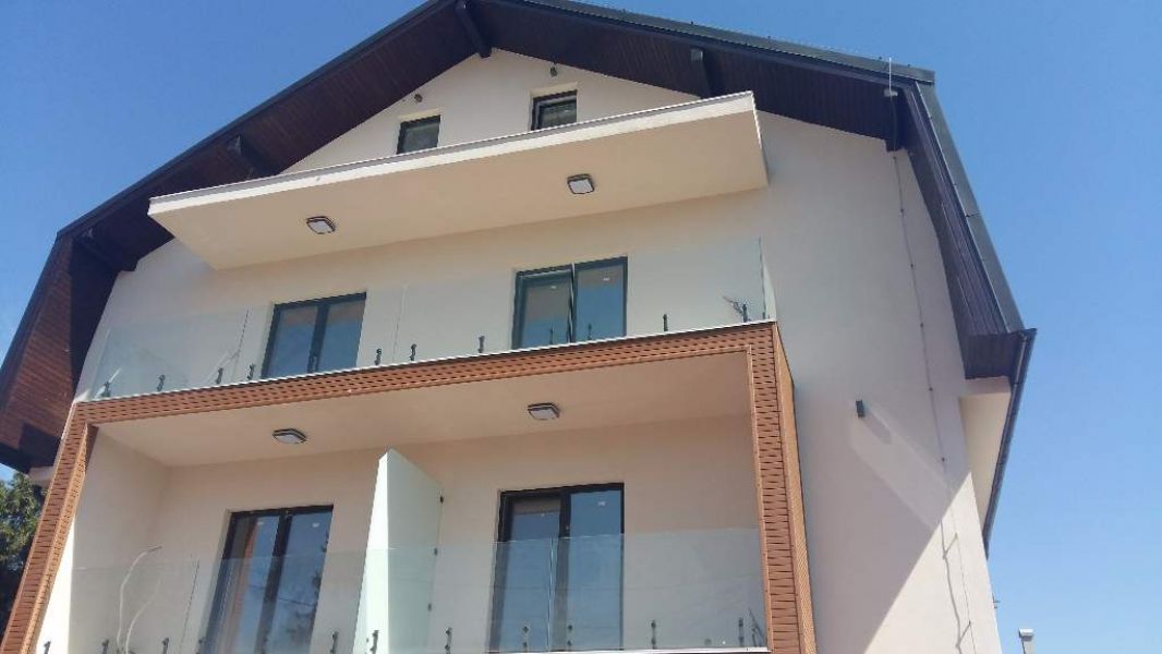 Vand apartament 2 camere in bloc nou centru targu mures ocupabil imediat ct termopan cu curte aferen