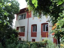 De vanzare apartament 3 camere, in vila, aeroport Otopeni