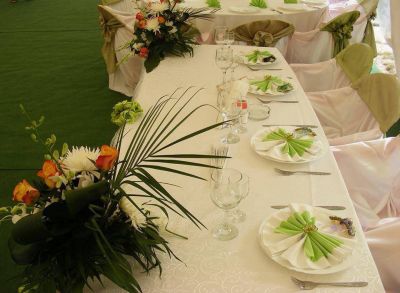 Corturi pentru evenimente, utilate complet