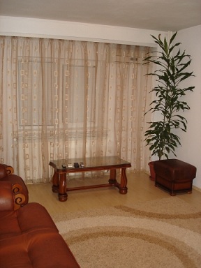 INCHIRIEZ 3 CAMERE UNIRII LIBERTATII