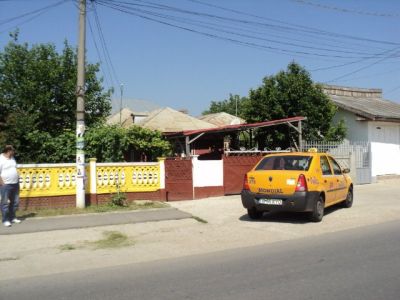 DE VANZARE, Casa, Tunari, Calea Bucuresti, central, langa Primarie