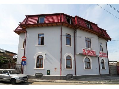 De vanzare vila 8 camere - zona 13 Septembrie